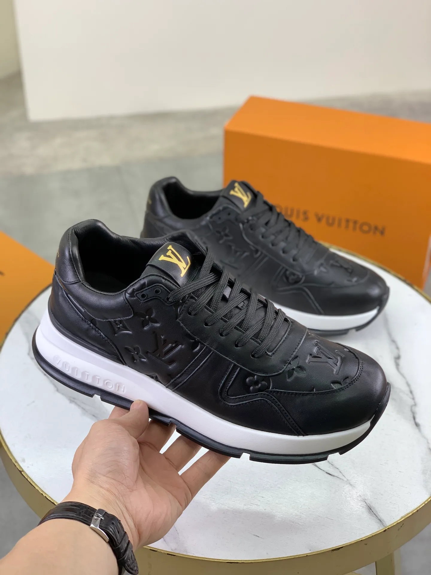 Factory price P820 💶 Top version [LOUIS VUITTON] counter series (original order) new style 🍀LV Louis Vuitton - top version LV classic high-top trendy shoes! Made of imported original craft calfskin, original breathable lining, and original wear-resistant, lightweight, high-end TPU outsole! High quality products! 3️⃣ colors available, size: men’s 39-44 (38 45 customized)